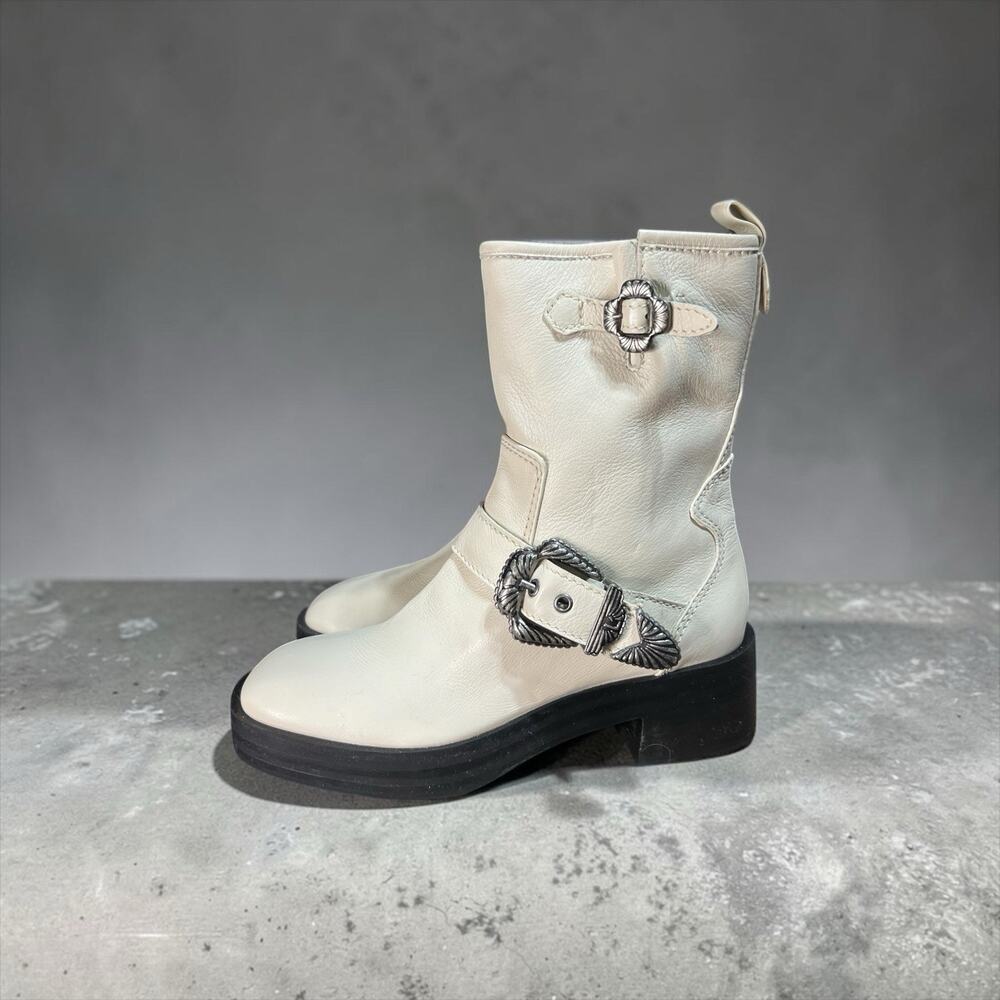 Larroude Hardy Boot Ivory Color Women’s Shoe Size 6